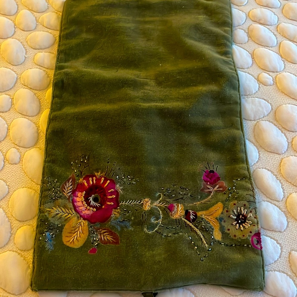 Embroidered Olive Green Velvet Women's Clutch
